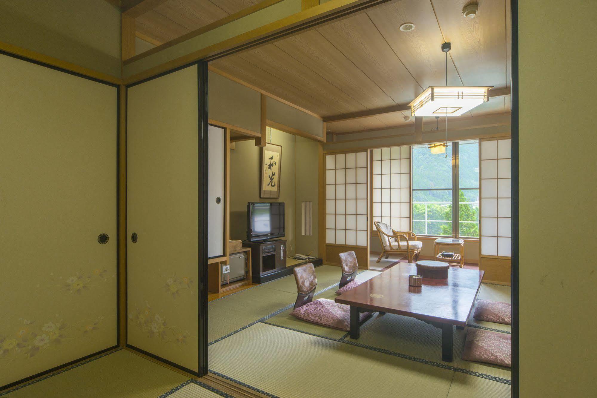Hotel Gujo Hachiman מראה חיצוני תמונה